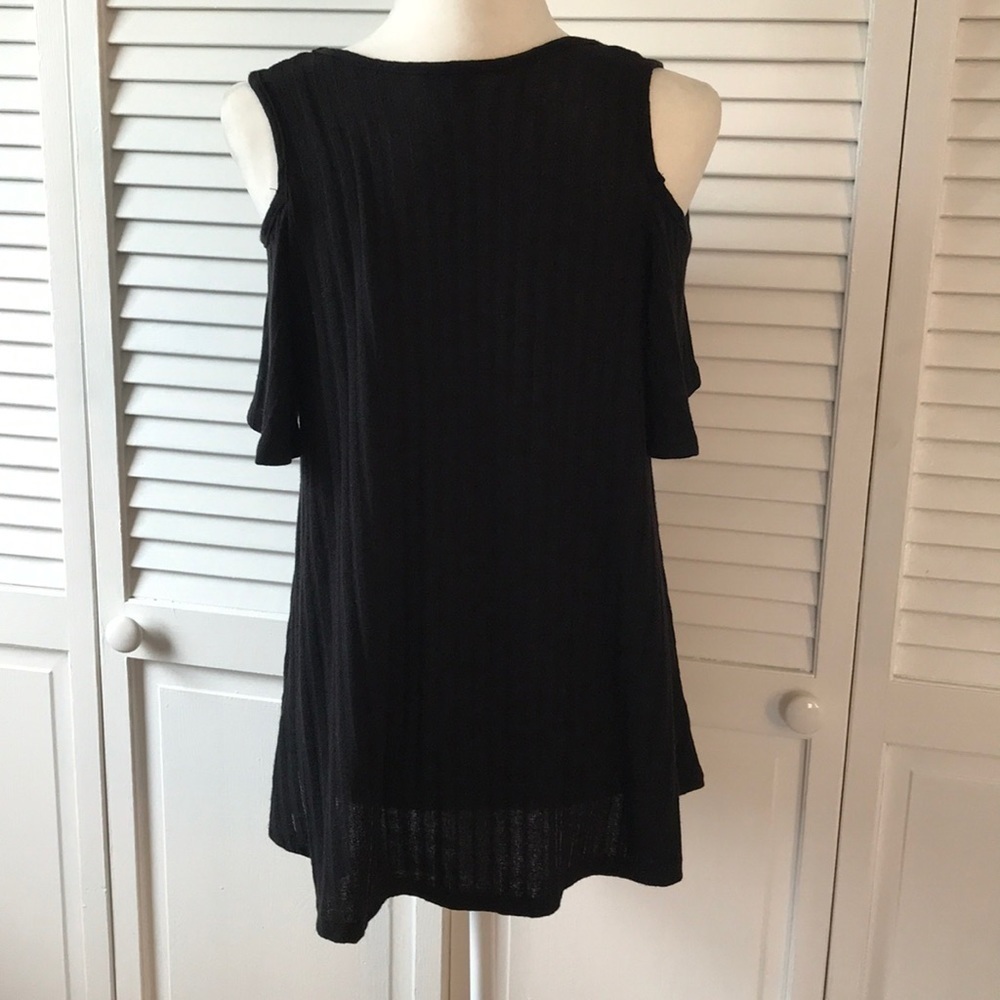 Bobeau Cold Shoulder Black Ribbed Top Size Small - Picture 4 of 5